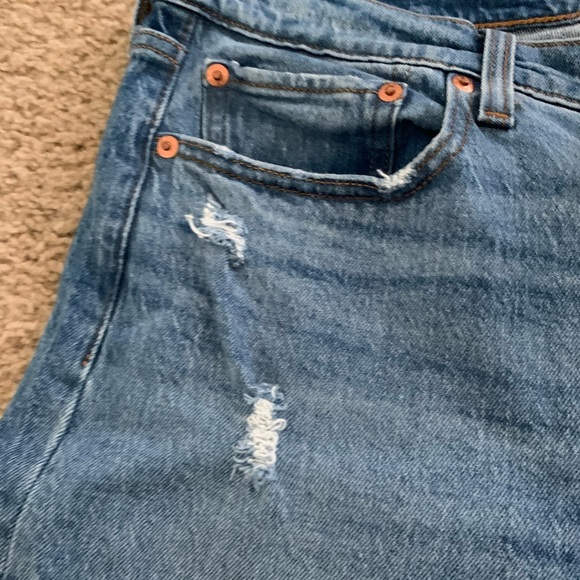 LEVI Wedgie Distressed Jean - Picture 6 of 10
